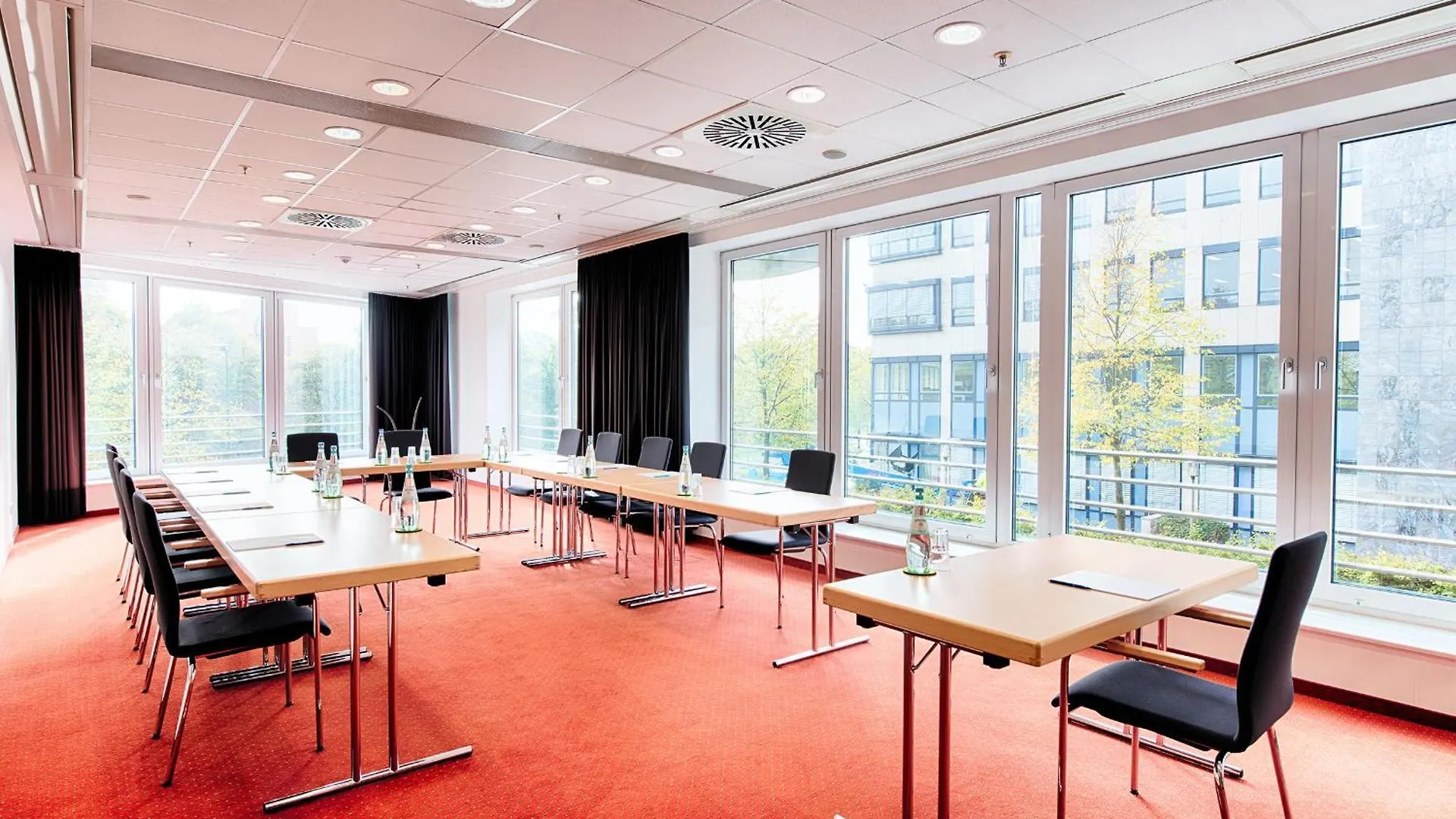 Voco Dusseldorf Seestern, An Ihg Hotel