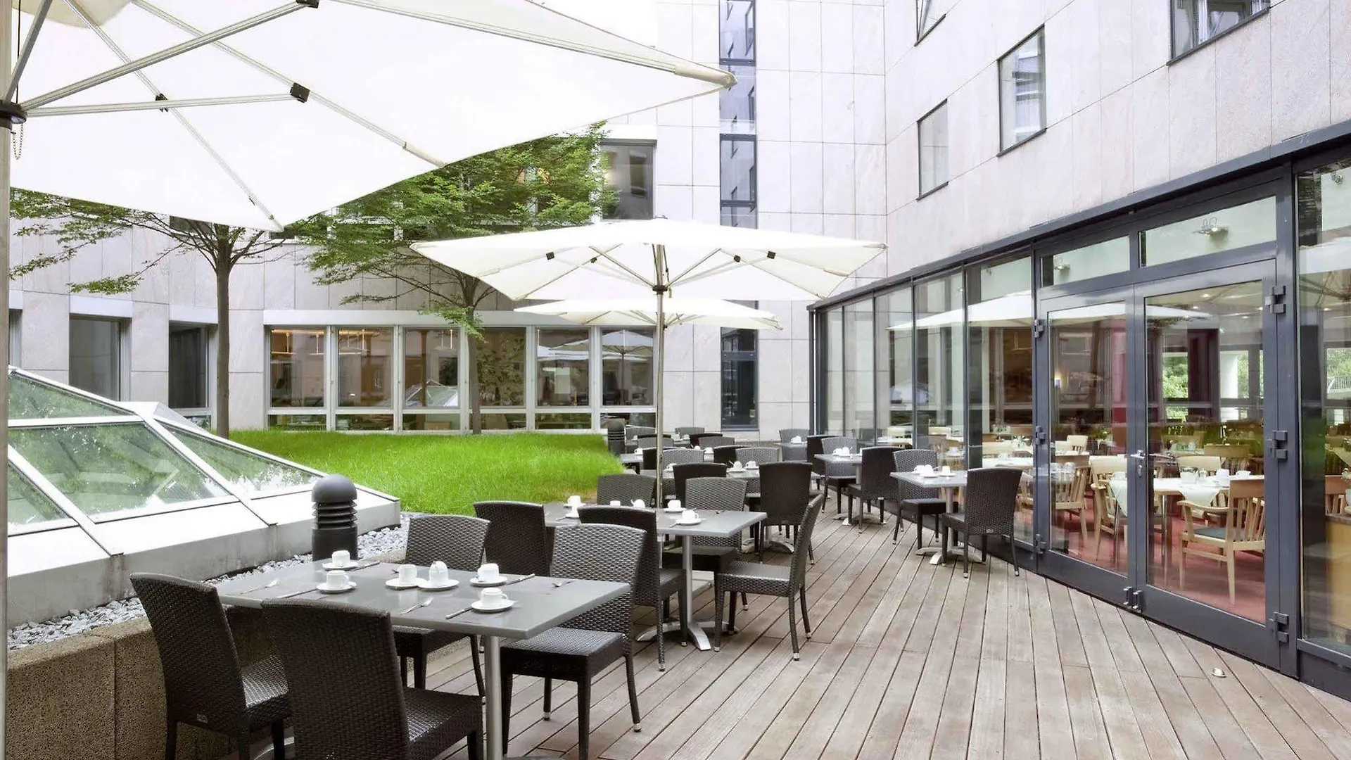 Voco Dusseldorf Seestern, An Ihg Hotel