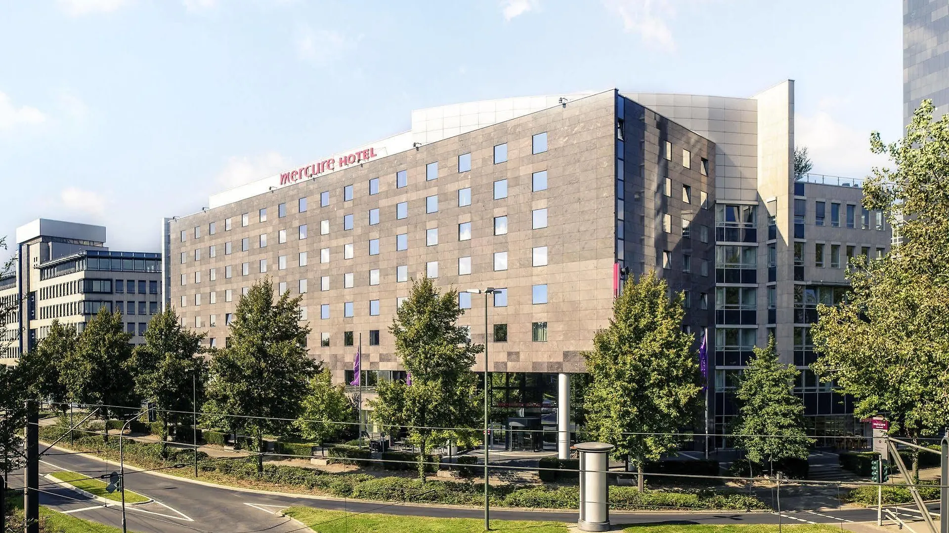 Voco Dusseldorf Seestern, An Ihg Hotel